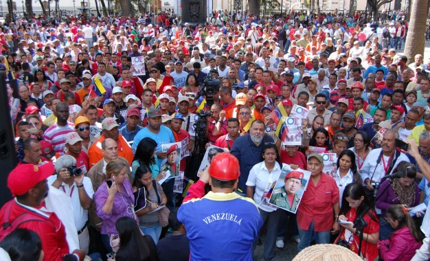 La clase obrera unida rechaza agresión en contra de nuestros símbolos patrios