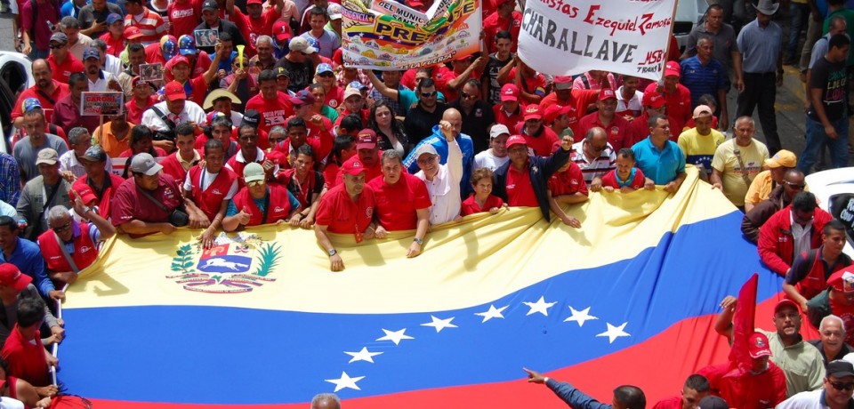 Multitudinaria movilización de los transportistas en Caracas en apoyo a la Revolución Bolivariana