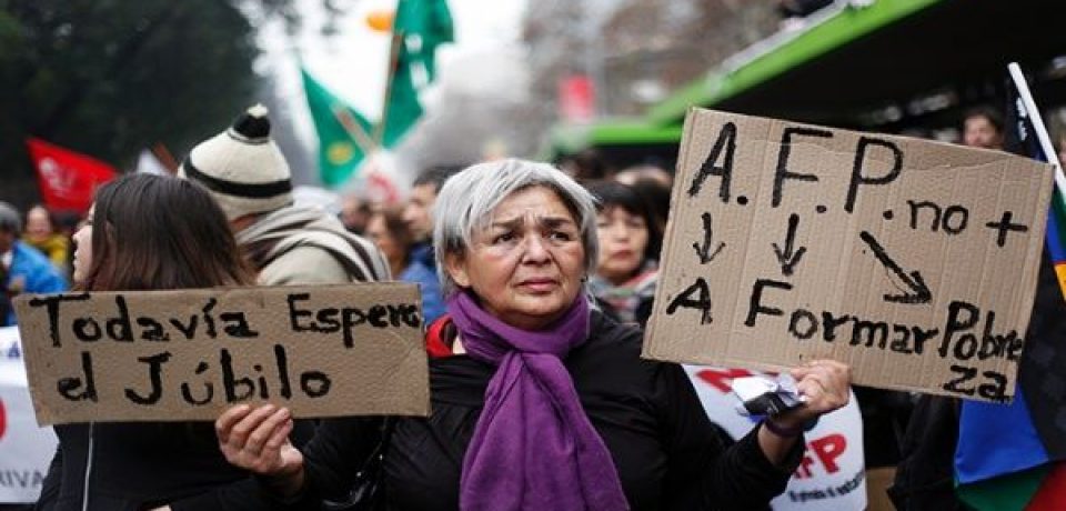 Chilenos se expresaron en contra de las Administradoras de Fondos de Pensiones