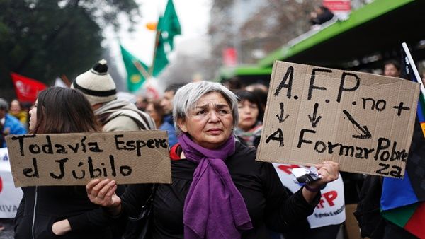 Chilenos se expresaron en contra de las Administradoras de Fondos de Pensiones