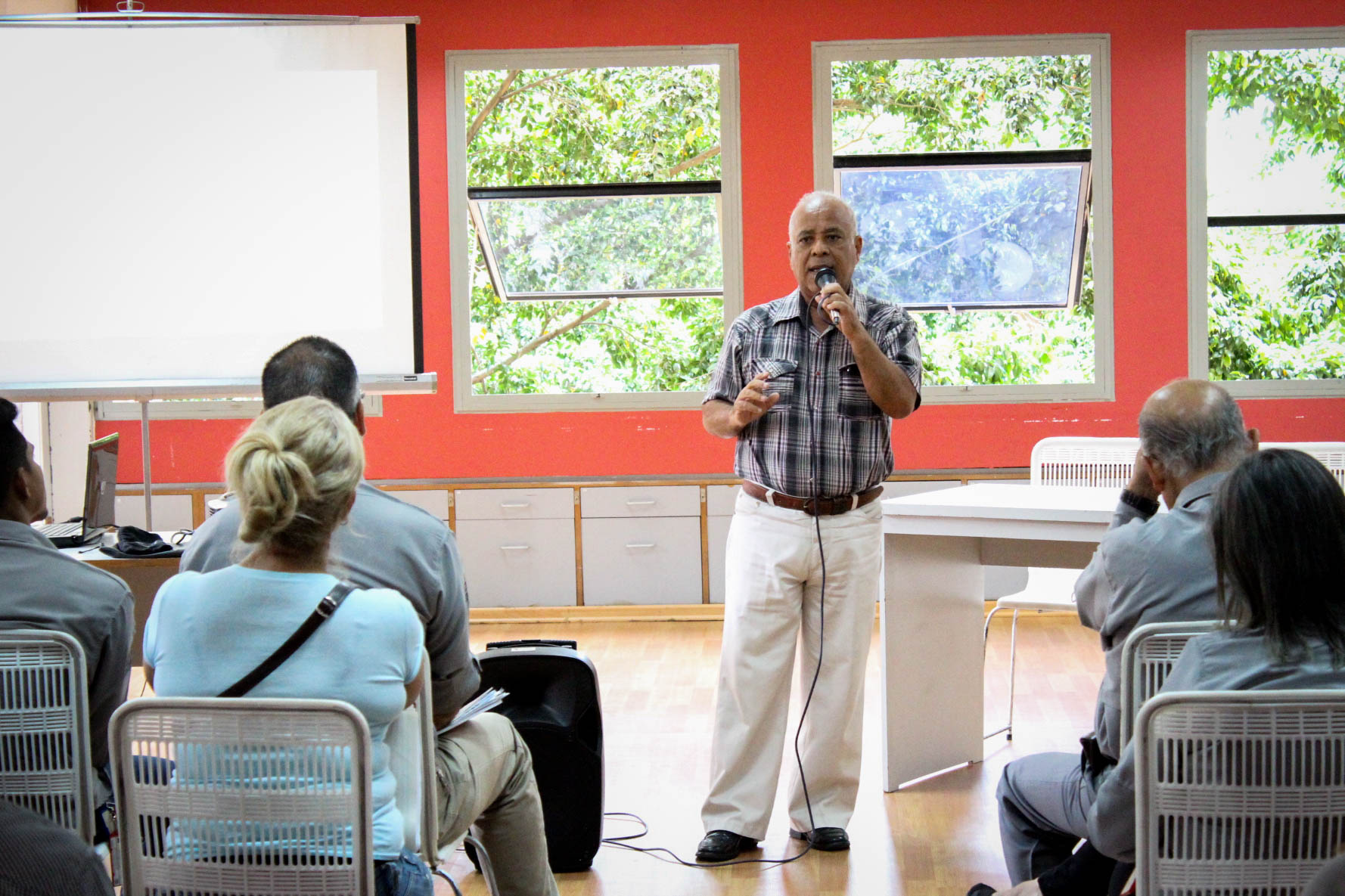 Taller Conformación y Funcionamiento de Los Consejos Comunales y Las Comunas