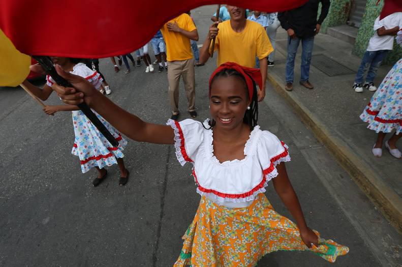 Expresiones culturales dicen presente en la Plaza Bolívar en defensa de la Revolución Bolivariana