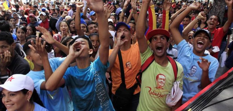Juventud revolucionaria celebra su día con movilización en Caracas