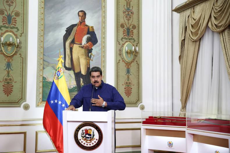 Presidente Maduro solicitó cargos a Gabinete Ejecutivo para reestructuración del Gobierno