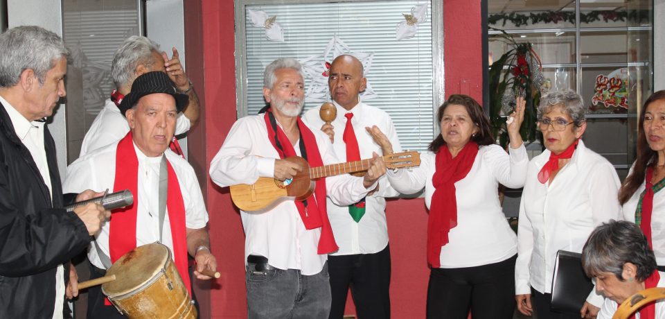 Grupo musical «Rondalla» alegró la tarde decembrina en la TSS