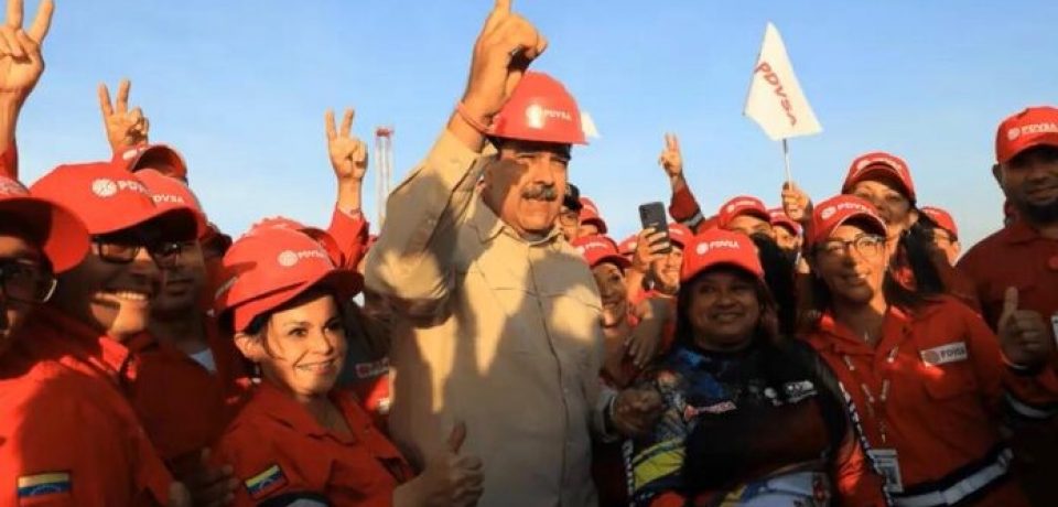 Presidente Maduro entregó macolla “Cacique Chaima” a trabajadores y trabajadoras