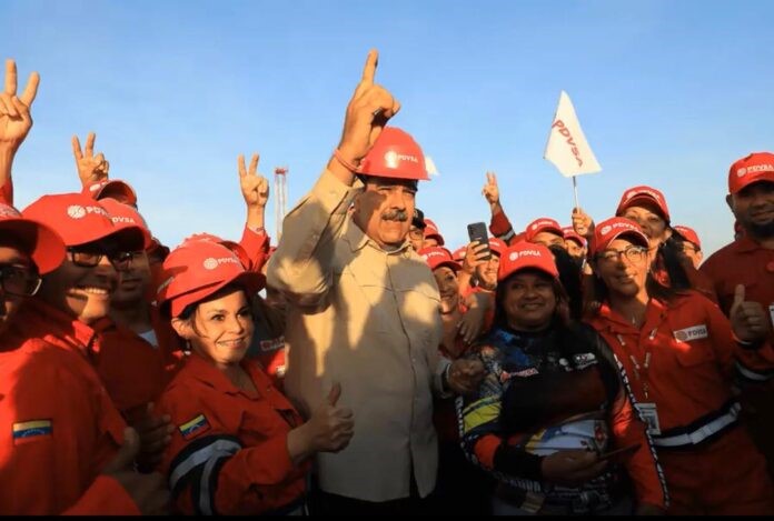 Presidente Maduro entregó macolla “Cacique Chaima” a trabajadores y trabajadoras
