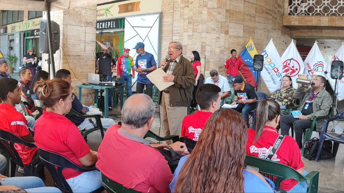 Tribuna Antiimperialista número 45 en Plaza Caracas